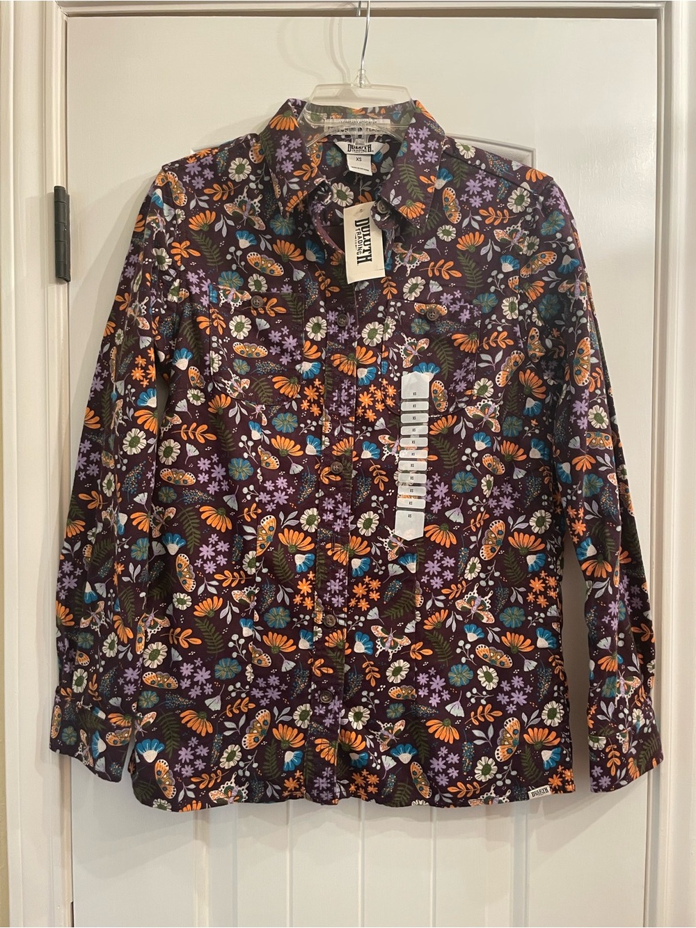 🌟NWT🌟Duluth Elderberry Moth print flannel shirt, size XS